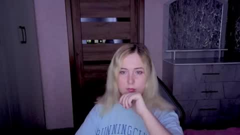 Snapshot of kristy_fran chatting on May 21, 2026, 11:12 pm Kristy online show from May 21, 2026, 11:12 pm