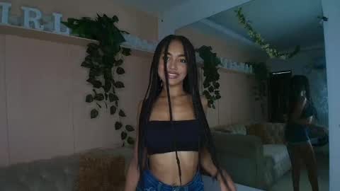 Snapshot of kristyl_paez chatting on September 17, 2025, 7:37 pm Cristina online show from September 17, 2025, 7:37 pm