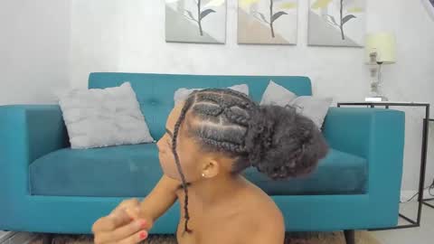 Snapshot of kristyl_paez chatting on October 8, 2025, 7:44 pm Cristina online show from October 8, 2025, 7:44 pm