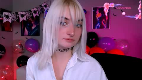 Snapshot of kristylovee chatting on October 30, 2025, 9:48 pm Kristy online show from October 30, 2025, 9:48 pm