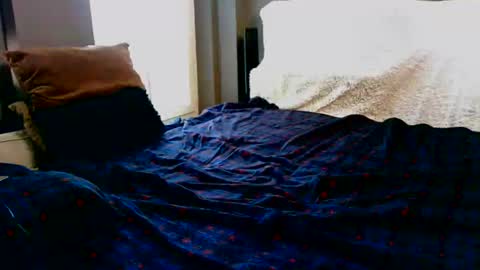 Snapshot of krisu1976 chatting on October 26, 2025, 2:45 pm krisu1976 online show from October 26, 2025, 2:45 pm