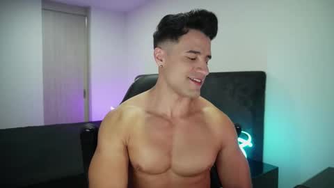 Snapshot of krops_ chatting on October 1, 2025, 3:12 am KROPS online show from October 1, 2025, 3:12 am