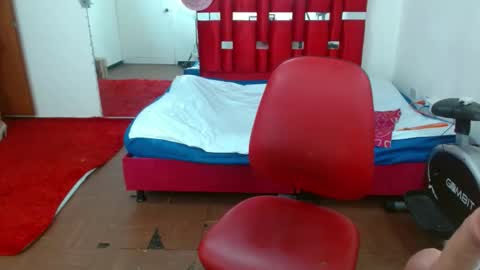 Snapshot of krystal_thomson chatting on September 13, 2025, 3:34 pm KRYSTAL THOMSON online show from September 13, 2025, 3:34 pm