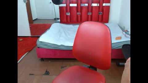 Snapshot of krystal_thomson chatting on October 8, 2025, 3:09 pm KRYSTAL THOMSON online show from October 8, 2025, 3:09 pm