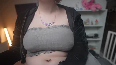 Snapshot of krystalsyxx chatting on February 8, 2025, 12:28 am Krystal Syx online show from February 8, 2025, 12:28 am