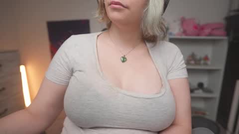 Krystal Syx online show from November 20, 2025, 7:24 pm