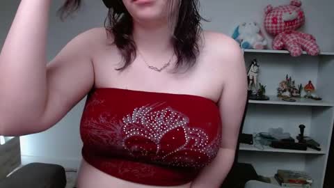 Krystal Syx online show from May 19, 2026, 4:02 pm