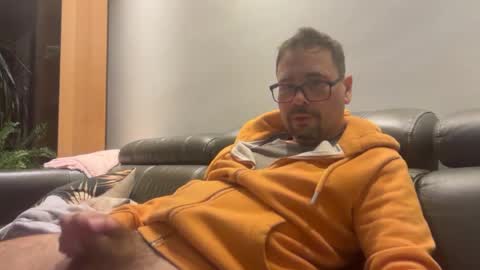 krzysztof1977 online show from June 19, 2026, 9:18 pm