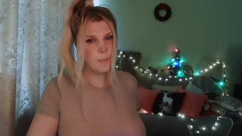 Snapshot of kudesnizza chatting on December 21, 2024, 10:50 am Annika MTF ts post -op online show from December 21, 2024, 10:50 am