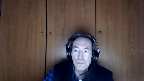 Snapshot of kunegis chatting on December 15, 2024, 7:46 am ImetandfellinloveKuanyim online show from December 15, 2024, 7:46 am