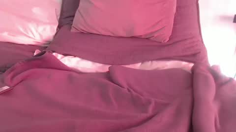 Snapshot of kung_furious chatting on October 16, 2025, 6:31 pm Ohm. online show from October 16, 2025, 6:31 pm