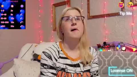 Samantha online show from November 17, 2025, 2:06 am