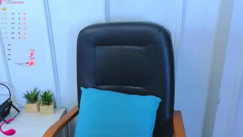 Snapshot of kuro_ren chatting on October 14, 2025, 1:45 pm Ren online show from October 14, 2025, 1:45 pm