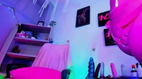 Snapshot of kuromi_bush chatting on March 1, 2026, 9:00 am IM KUROMI - MY NEXT STREAM - SATURDAY- 31 JANUARY 2026 - 10PM EST DONT MISS IT online show from March 1, 2026, 9:00 am