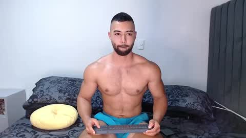 Snapshot of kyle_collinz chatting on February 24, 2025, 2:40 am Kyle collinz online show from February 24, 2025, 2:40 am