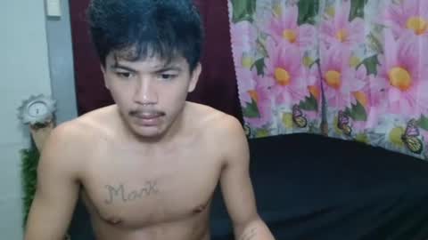 kyle_lourence online show from June 21, 2026, 4:04 am