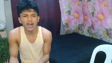 kyle_lourence online show from June 29, 2026, 9:48 pm