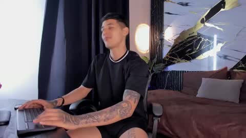 kylesmithx_ online show from December 20, 2025, 4:19 am