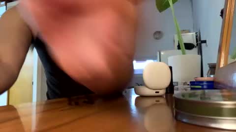 Kylian Zarate online show from November 23, 2025, 10:42 pm