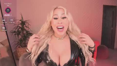 Snapshot of kylie_cooper chatting on February 23, 2025, 3:08 pm Kylie online show from February 23, 2025, 3:08 pm
