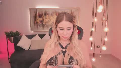 Snapshot of kylie_cooper chatting on September 21, 2025, 12:18 pm Kylie online show from September 21, 2025, 12:18 pm