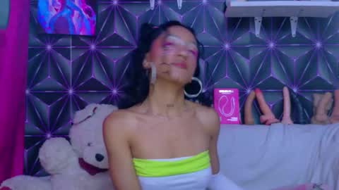 Snapshot of kylie_moan chatting on October 29, 2025, 5:42 am KYLIE online show from October 29, 2025, 5:42 am