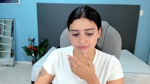Kylie Reyes  online show from September 19, 2025, 7:25 pm