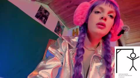   online show from September 12, 2025, 11:15 pm