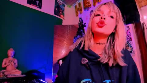   online show from October 22, 2025, 2:56 am