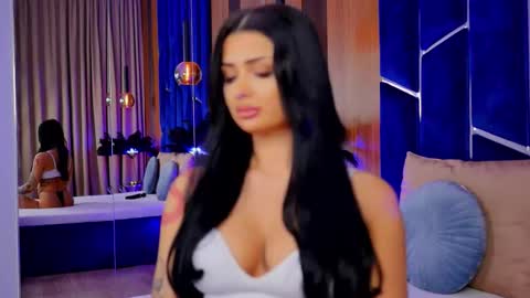 Jenny online show from November 24, 2025, 9:14 pm