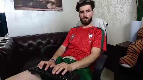 KyloEast online show from June 25, 2026, 5:34 am