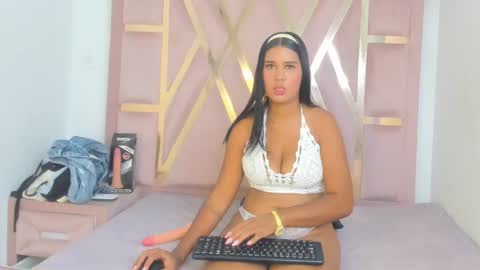 Snapshot of kymasm chatting on November 29, 2025, 2:20 pm kym online show from November 29, 2025, 2:20 pm