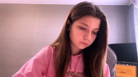 Snapshot of kymberlychimes chatting on April 28, 2026, 1:49 pm Kary online show from April 28, 2026, 1:49 pm