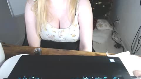 Snapshot of kymchi chatting on March 12, 2026, 10:10 am Check Out My NSFW OnlyFans Link On Bio online show from March 12, 2026, 10:10 am