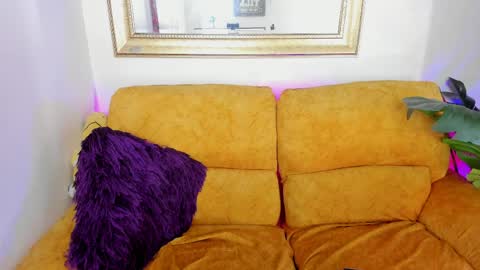 Kyomi online show from April 16, 2026, 1:34 pm