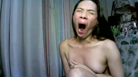 Snapshot of kyutshyne chatting on February 22, 2025, 10:20 pm kyutshyne online show from February 22, 2025, 10:20 pm