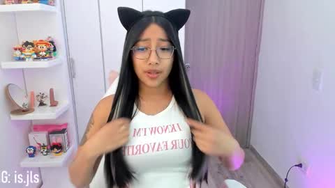 Snapshot of kyy_isa chatting on September 26, 2025, 3:43 am IG online show from September 26, 2025, 3:43 am