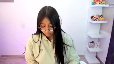 Snapshot of kyy_isa chatting on October 20, 2025, 5:52 am IG online show from October 20, 2025, 5:52 am