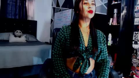 Snapshot of l0lavelvet chatting on April 15, 2026, 8:31 pm l0lavelvet online show from April 15, 2026, 8:31 pm