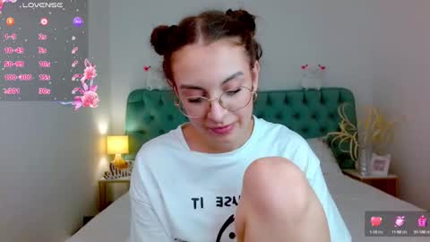 Snapshot of l1ttle_angel__ chatting on September 13, 2025, 9:58 pm Margo online show from September 13, 2025, 9:58 pm
