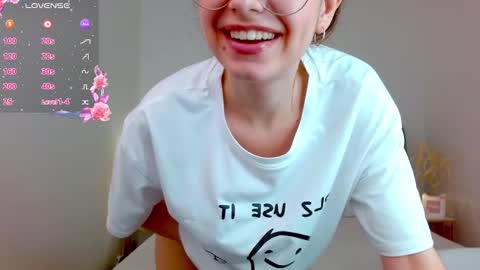 Snapshot of l1ttle_angel__ chatting on September 14, 2025, 9:47 pm Margo online show from September 14, 2025, 9:47 pm