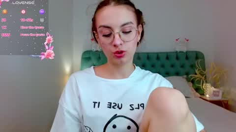 Snapshot of l1ttle_angel__ chatting on September 16, 2025, 9:05 pm Margo online show from September 16, 2025, 9:05 pm