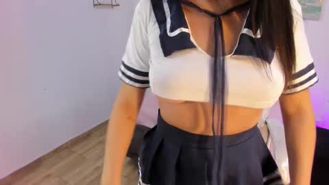  L A R A   online show from October 24, 2025, 9:00 pm