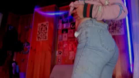 Laary Lily  online show from February 14, 2025, 2:28 am