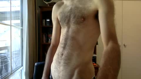 Snapshot of lachysims3 chatting on January 24, 2025, 7:41 am Sims online show from January 24, 2025, 7:41 am