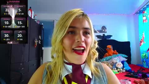 Snapshot of lacolombiana_bitch chatting on November 28, 2025, 8:11 pm Valentina online show from November 28, 2025, 8:11 pm