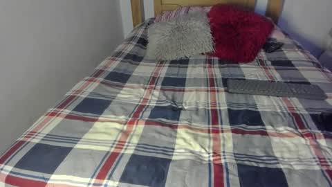 Snapshot of ladahear_ chatting on October 28, 2025, 12:09 pm Akyra online show from October 28, 2025, 12:09 pm