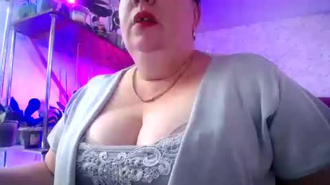 Lady Gloria online show from July 15, 2026, 11:26 am