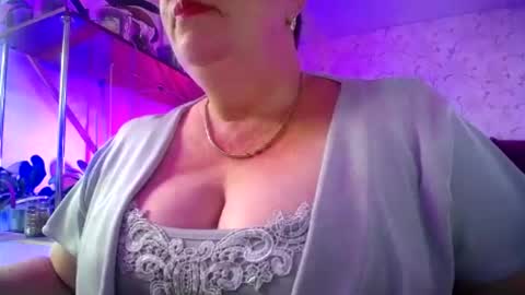 Lady Gloria online show from August 8, 2026, 9:11 am