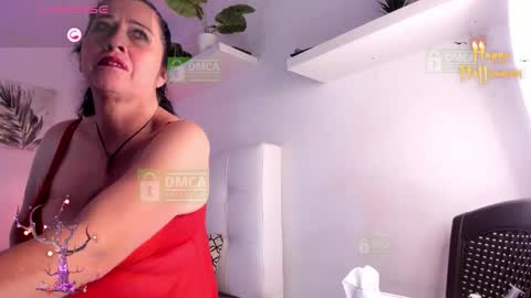    online show from October 17, 2025, 3:03 pm